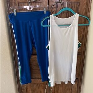 TORY SPORT TORY BURCH Blue Athletic Cropped Leggings with White Tank Top